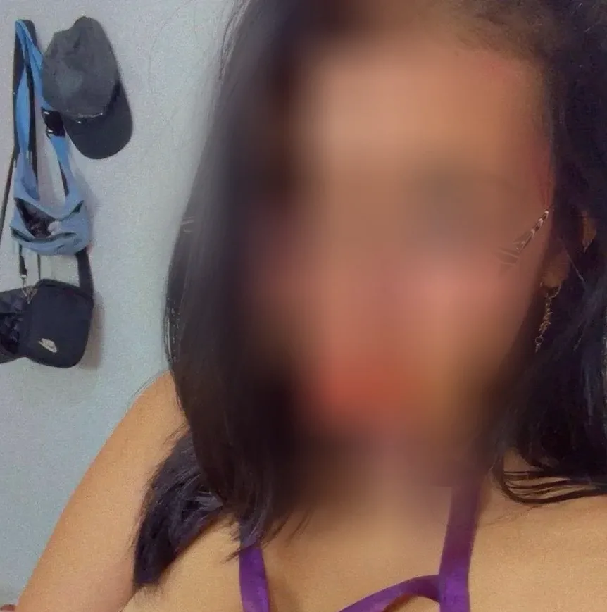 Nadine, 23