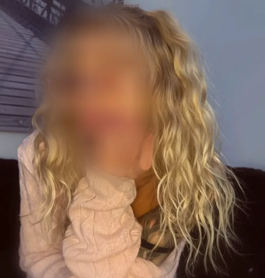 Selina, 23